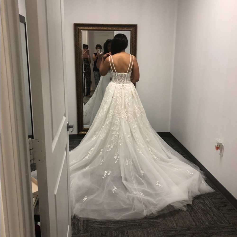 Zuhair Murad train - Picture 6 of 7